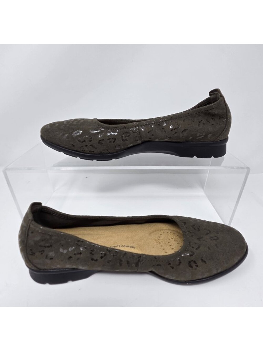 Clarks Collection 7.5 Olive Flexible Slip On Flats Padded Jenette Ease Interest